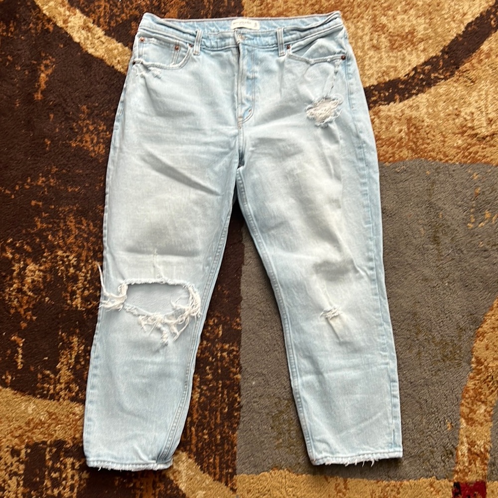 Abercrombie & Fitch High Rise Mom Jeans
